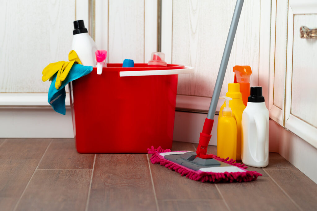 deep cleaning vs move out cleaning - side by side comparison